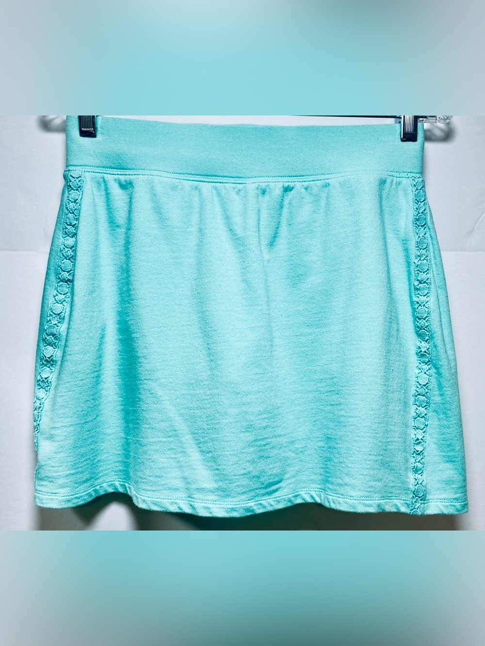 CROWN & IVY-Size XS-Mint Green Pull On Casual With Lace On Sides Skort